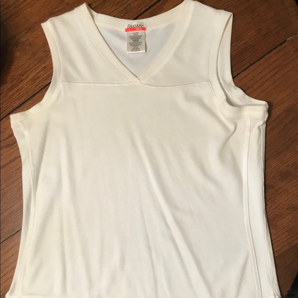 - Danskin Now Sleeveless Shell Size S